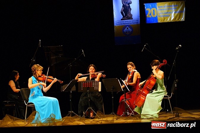 Zdjęcie w galerii na portalu naszraciborz.pl: Muzyka klasyczna w RCK na 20-lecie pomnika Josepha von Eichendorffa wiadomości z regionu