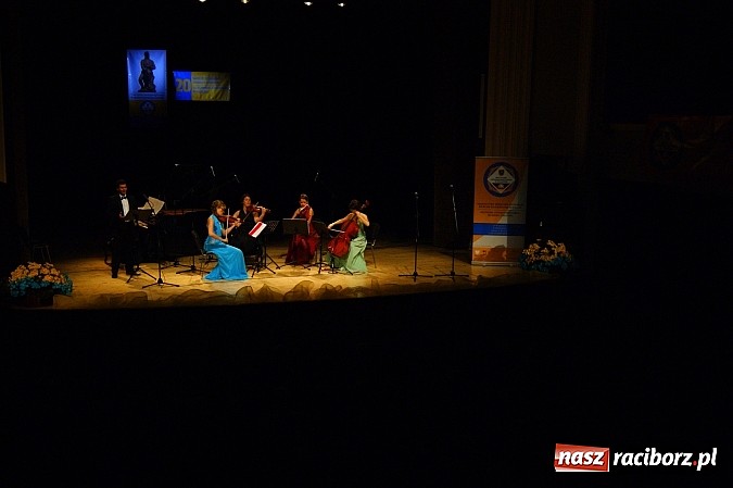 Zdjęcie w galerii na portalu naszraciborz.pl: Muzyka klasyczna w RCK na 20-lecie pomnika Josepha von Eichendorffa wiadomości z regionu