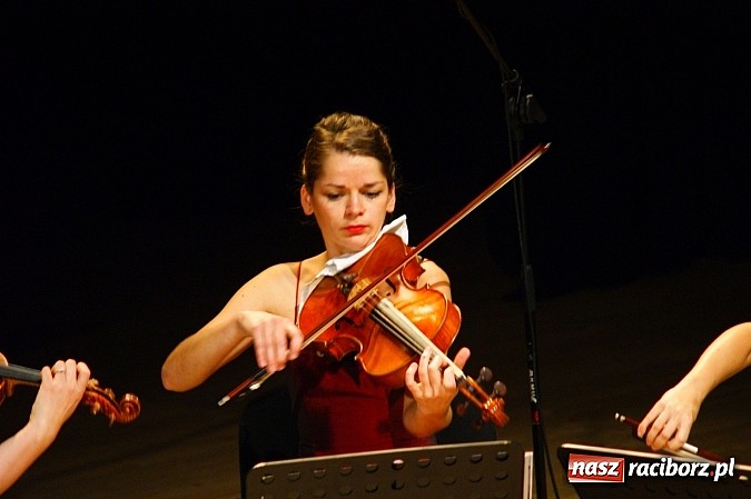 Zdjęcie w galerii na portalu naszraciborz.pl: Muzyka klasyczna w RCK na 20-lecie pomnika Josepha von Eichendorffa wiadomości z regionu