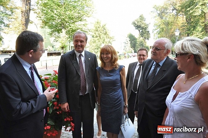 Zdjęcie w galerii na portalu naszraciborz.pl: Książę raciborski odwiedził zamek wiadomości z regionu
