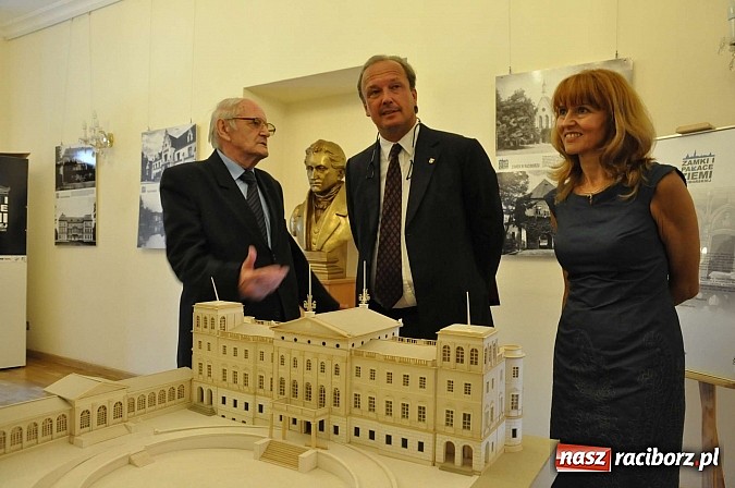 Zdjęcie w galerii na portalu naszraciborz.pl: Książę raciborski odwiedził zamek wiadomości z regionu