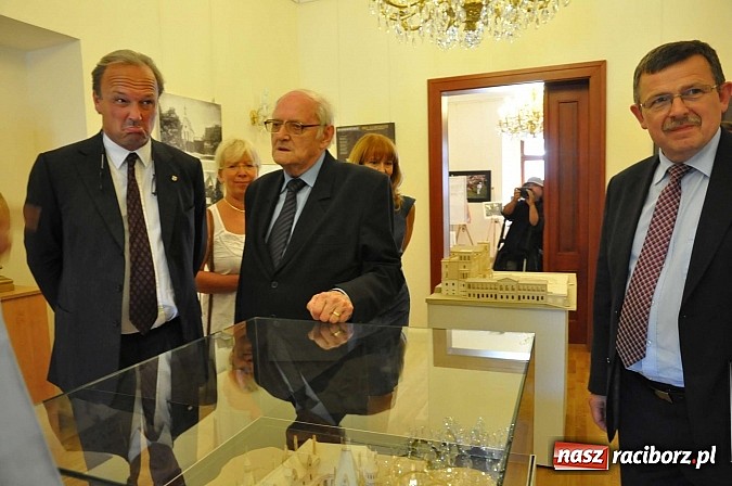 Zdjęcie w galerii na portalu naszraciborz.pl: Książę raciborski odwiedził zamek wiadomości z regionu