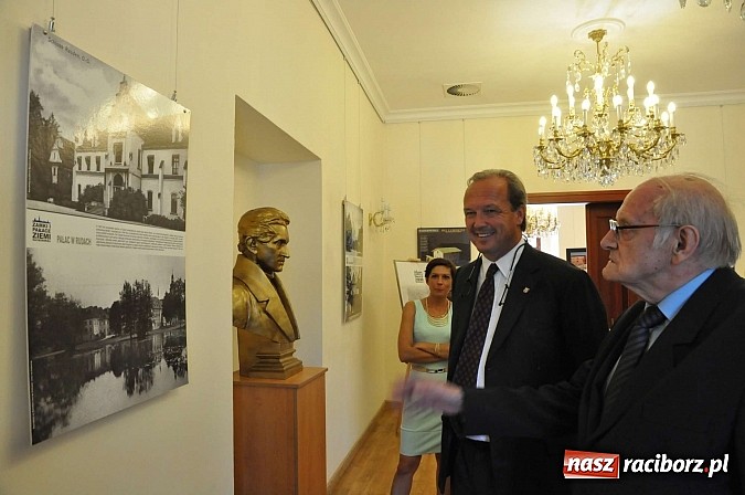 Zdjęcie w galerii na portalu naszraciborz.pl: Książę raciborski odwiedził zamek wiadomości z regionu