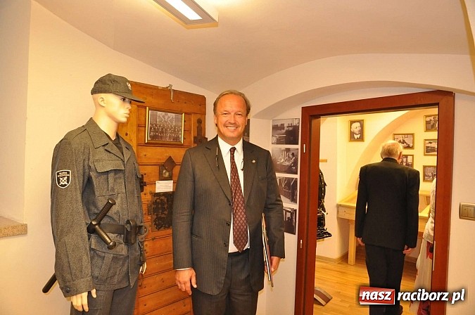 Zdjęcie w galerii na portalu naszraciborz.pl: Książę raciborski odwiedził zamek wiadomości z regionu