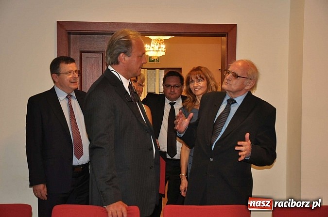 Zdjęcie w galerii na portalu naszraciborz.pl: Książę raciborski odwiedził zamek wiadomości z regionu