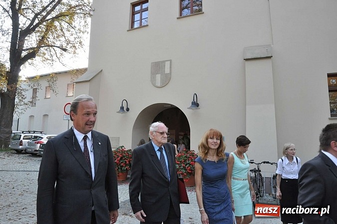 Zdjęcie w galerii na portalu naszraciborz.pl: Książę raciborski odwiedził zamek wiadomości z regionu