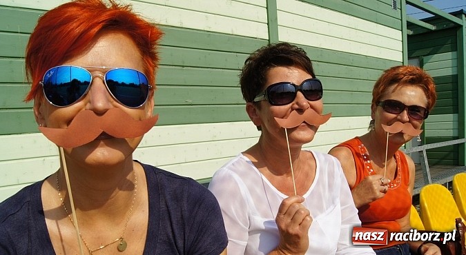 Zdjęcie w galerii na portalu naszraciborz.pl: Z wąsami Skrzetuskiego na Narodowym Czytaniu w Nędzy wiadomości z regionu