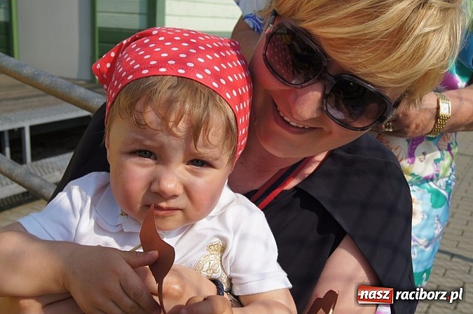 Zdjęcie w galerii na portalu naszraciborz.pl: Z wąsami Skrzetuskiego na Narodowym Czytaniu w Nędzy wiadomości z regionu