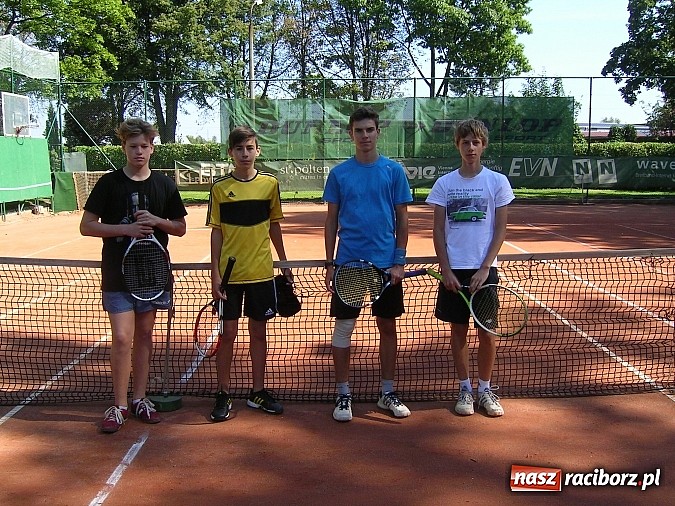 Zdjęcie w galerii na portalu naszraciborz.pl: 18-letni tenisiści rywalizowali na korcie wiadomości z regionu