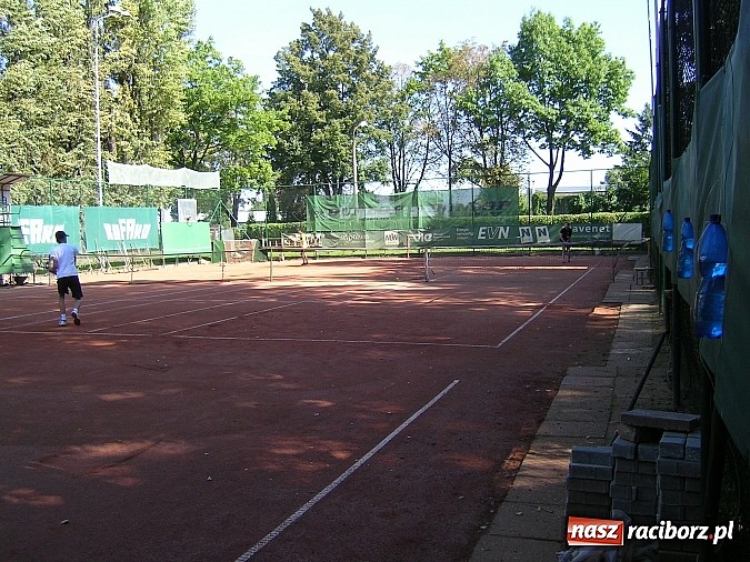 Zdjęcie w galerii na portalu naszraciborz.pl: 18-letni tenisiści rywalizowali na korcie wiadomości z regionu