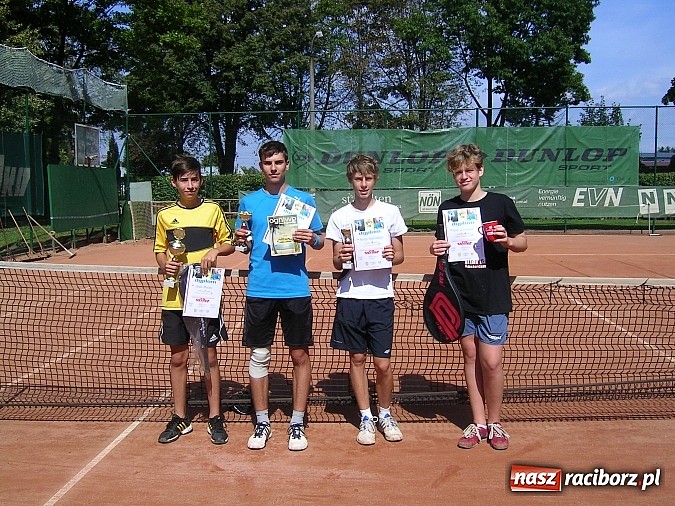 Zdjęcie w galerii na portalu naszraciborz.pl: 18-letni tenisiści rywalizowali na korcie wiadomości z regionu