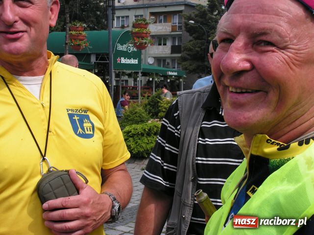 Zdjęcie w galerii na portalu naszraciborz.pl: Na rowerach zwiedzą Polskę wiadomości z regionu