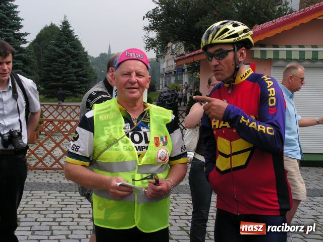 Zdjęcie w galerii na portalu naszraciborz.pl: Na rowerach zwiedzą Polskę wiadomości z regionu