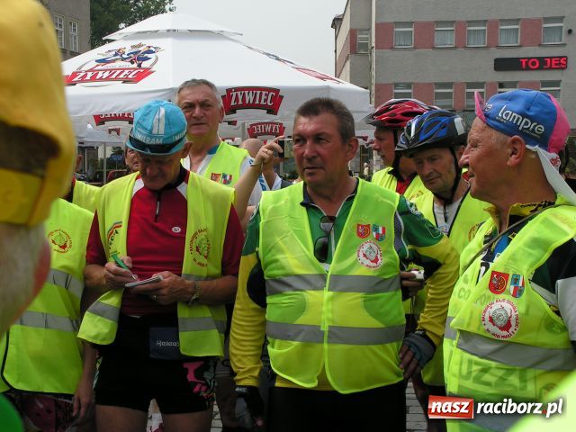 Zdjęcie w galerii na portalu naszraciborz.pl: Na rowerach zwiedzą Polskę wiadomości z regionu