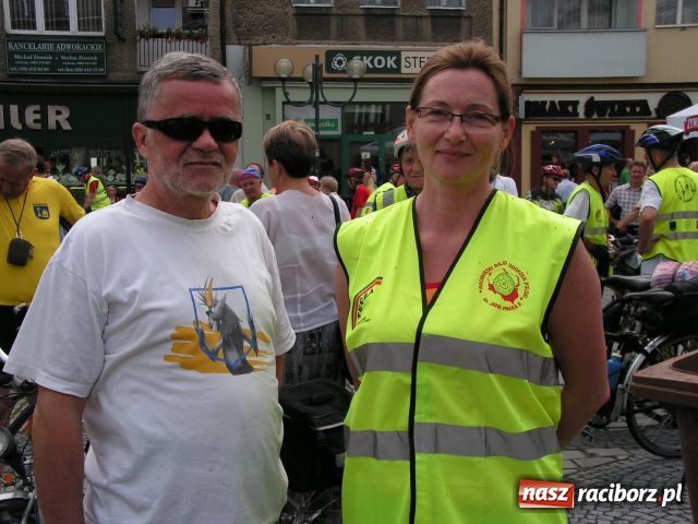 Zdjęcie w galerii na portalu naszraciborz.pl: Na rowerach zwiedzą Polskę wiadomości z regionu