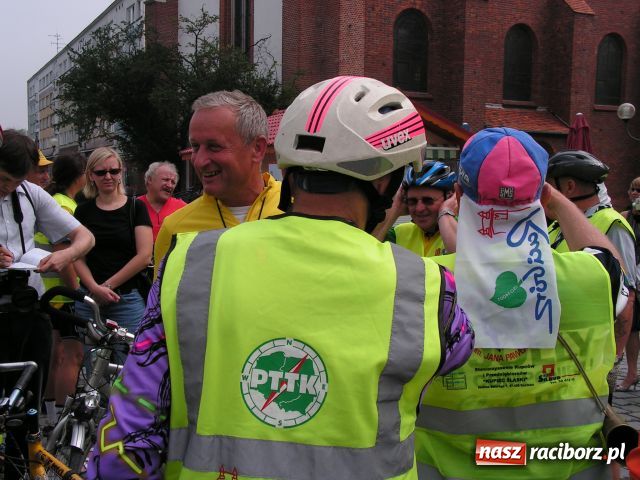 Zdjęcie w galerii na portalu naszraciborz.pl: Na rowerach zwiedzą Polskę wiadomości z regionu