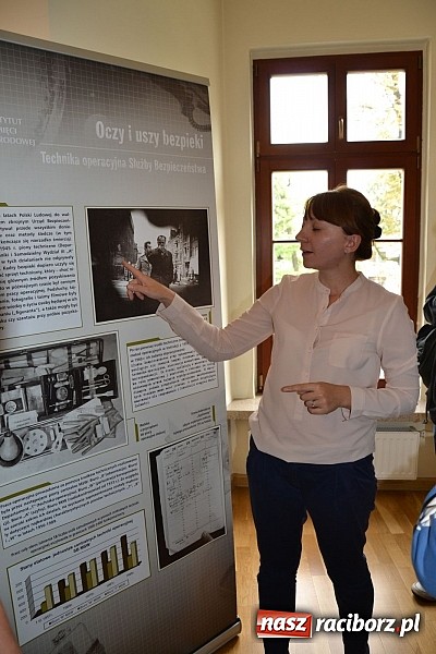 Zdjęcie w galerii na portalu naszraciborz.pl: Oczy i uszy bezpieki - prezentacja wystawy na zamku wiadomości z regionu