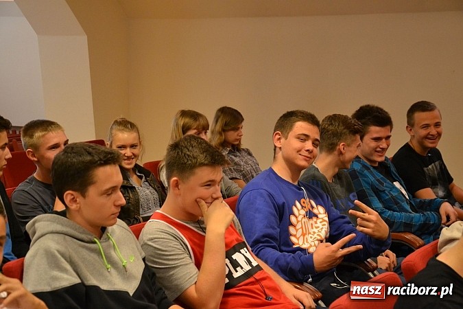 Zdjęcie w galerii na portalu naszraciborz.pl: Oczy i uszy bezpieki - prezentacja wystawy na zamku wiadomości z regionu