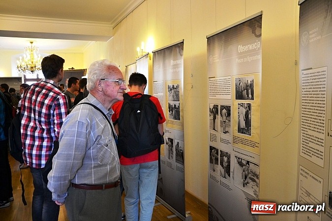 Zdjęcie w galerii na portalu naszraciborz.pl: Oczy i uszy bezpieki - prezentacja wystawy na zamku wiadomości z regionu