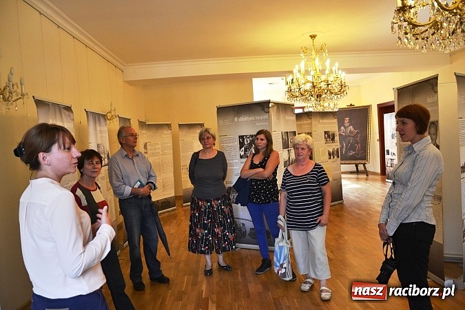 Zdjęcie w galerii na portalu naszraciborz.pl: Oczy i uszy bezpieki - prezentacja wystawy na zamku wiadomości z regionu