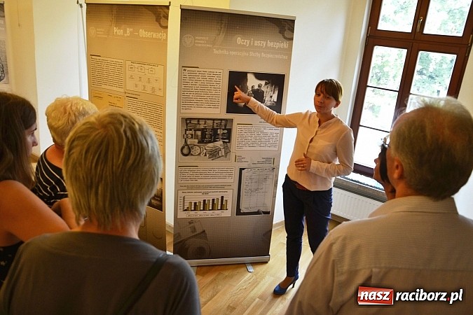 Zdjęcie w galerii na portalu naszraciborz.pl: Oczy i uszy bezpieki - prezentacja wystawy na zamku wiadomości z regionu