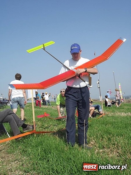 Zdjęcie w galerii na portalu naszraciborz.pl: Skrzydlaty Racibórz na 1. miejscu w Zawodach Modeli Latających wiadomości z regionu
