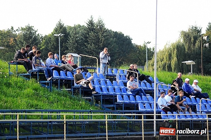 Zdjęcie w galerii na portalu naszraciborz.pl: Jedenaście goli przy Łąkowej. Rafako pokonane przez Górnika wiadomości z regionu