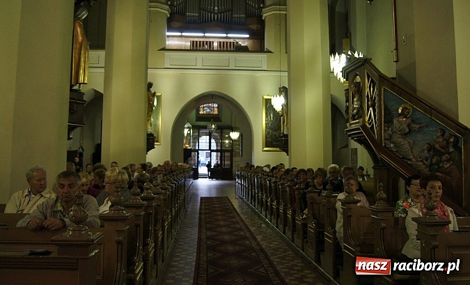 Zdjęcie w galerii na portalu naszraciborz.pl: Artysta z Wiednia wystąpił w kościele farnym wiadomości z regionu