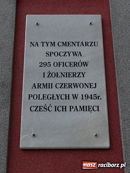 Zdjęcie w galerii na portalu naszraciborz.pl: Tak teraz wygląda pomnik na cmentarzu żołnierzy radzieckich wiadomości z regionu