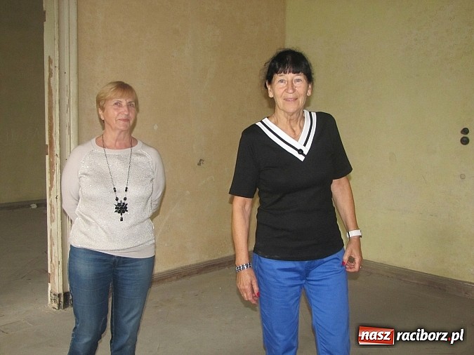 Zdjęcie w galerii na portalu naszraciborz.pl: Tu były sypialnie, tam stała wielka choinka... Spotkanie byłych wychowanków domu dziecka w Krowiarkach wiadomości z regionu