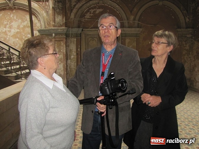 Zdjęcie w galerii na portalu naszraciborz.pl: Tu były sypialnie, tam stała wielka choinka... Spotkanie byłych wychowanków domu dziecka w Krowiarkach wiadomości z regionu