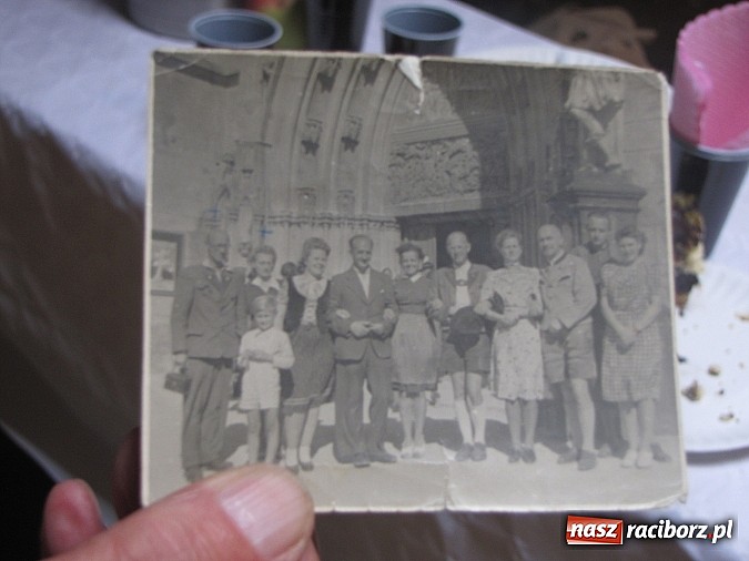 Zdjęcie w galerii na portalu naszraciborz.pl: Tu były sypialnie, tam stała wielka choinka... Spotkanie byłych wychowanków domu dziecka w Krowiarkach wiadomości z regionu