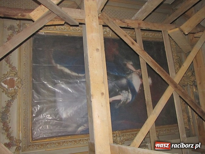 Zdjęcie w galerii na portalu naszraciborz.pl: Tu były sypialnie, tam stała wielka choinka... Spotkanie byłych wychowanków domu dziecka w Krowiarkach wiadomości z regionu