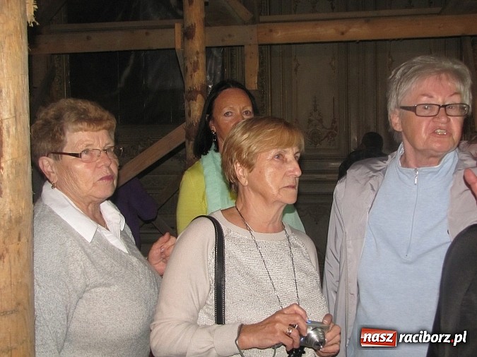 Zdjęcie w galerii na portalu naszraciborz.pl: Tu były sypialnie, tam stała wielka choinka... Spotkanie byłych wychowanków domu dziecka w Krowiarkach wiadomości z regionu