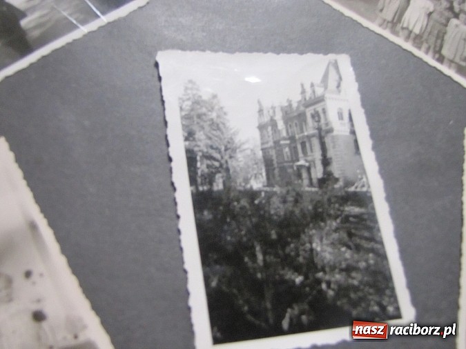 Zdjęcie w galerii na portalu naszraciborz.pl: Tu były sypialnie, tam stała wielka choinka... Spotkanie byłych wychowanków domu dziecka w Krowiarkach wiadomości z regionu