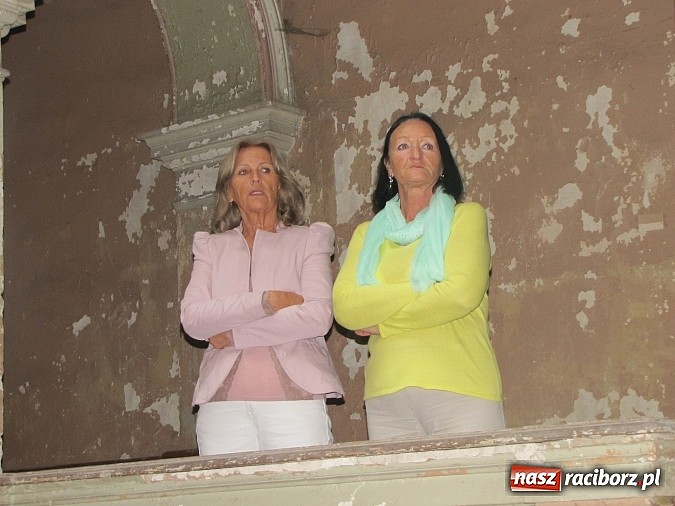 Zdjęcie w galerii na portalu naszraciborz.pl: Tu były sypialnie, tam stała wielka choinka... Spotkanie byłych wychowanków domu dziecka w Krowiarkach wiadomości z regionu