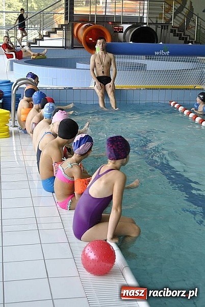 Zdjęcie w galerii na portalu naszraciborz.pl: W aquaparku dzieci uczą się pływać  wiadomości z regionu