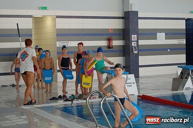 Zdjęcie w galerii na portalu naszraciborz.pl: W aquaparku dzieci uczą się pływać  wiadomości z regionu