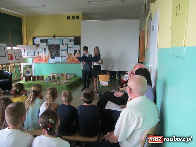 Zdjęcie w galerii na portalu naszraciborz.pl: Tydzień Sienkiewiczowski w Zespole Szkół w Krzanowicach dobiegł końca  wiadomości z regionu