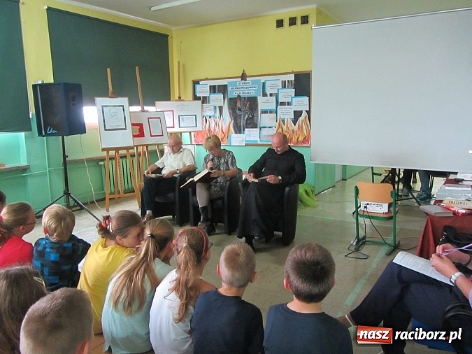 Zdjęcie w galerii na portalu naszraciborz.pl: Tydzień Sienkiewiczowski w Zespole Szkół w Krzanowicach dobiegł końca  wiadomości z regionu