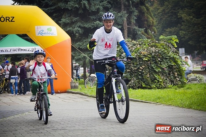 Zdjęcie w galerii na portalu naszraciborz.pl: XVI Rodzinny Rajd Rowerowy ulicami Raciborza wiadomości z regionu