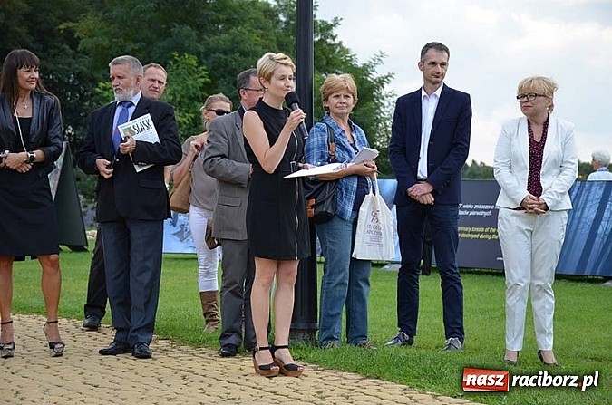 Zdjęcie w galerii na portalu naszraciborz.pl: Wernisaż wystawy Arbores Vitae – Ostatnia taka puszcza  wiadomości z regionu