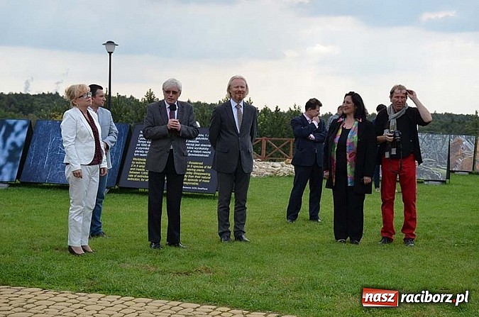 Zdjęcie w galerii na portalu naszraciborz.pl: Wernisaż wystawy Arbores Vitae – Ostatnia taka puszcza  wiadomości z regionu