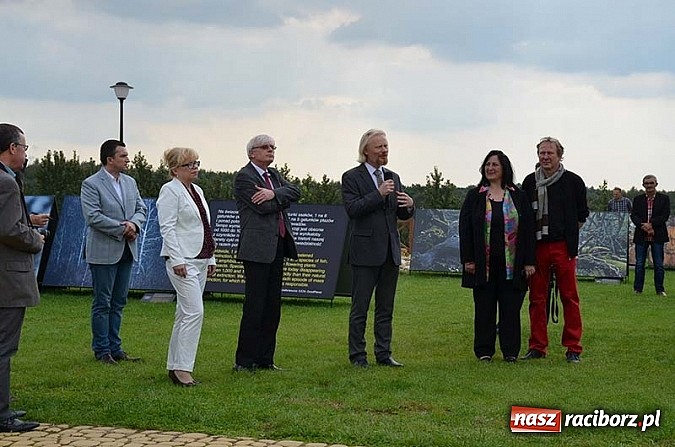 Zdjęcie w galerii na portalu naszraciborz.pl: Wernisaż wystawy Arbores Vitae – Ostatnia taka puszcza  wiadomości z regionu