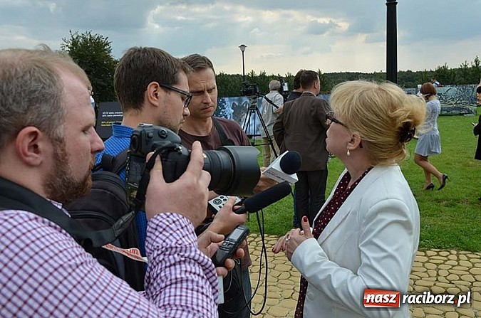 Zdjęcie w galerii na portalu naszraciborz.pl: Wernisaż wystawy Arbores Vitae – Ostatnia taka puszcza  wiadomości z regionu