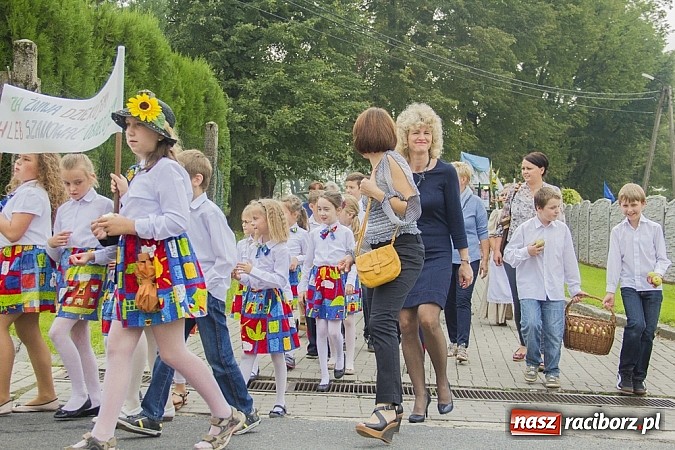 Zdjęcie w galerii na portalu naszraciborz.pl: W Samborowicach podziękowali za plony wiadomości z regionu