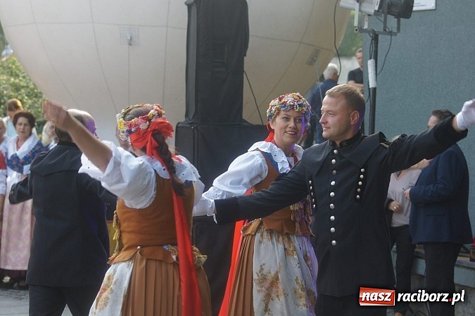 Zdjęcie w galerii na portalu naszraciborz.pl: Śląska biesiada na koniec lata w Parku Roth  wiadomości z regionu