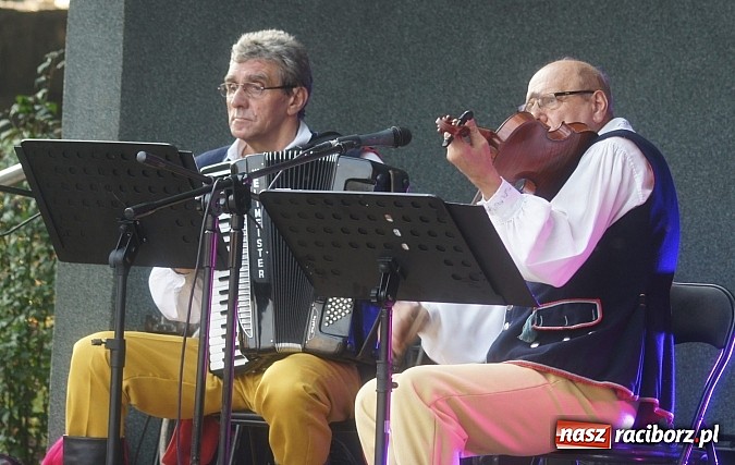 Zdjęcie w galerii na portalu naszraciborz.pl: Śląska biesiada na koniec lata w Parku Roth  wiadomości z regionu