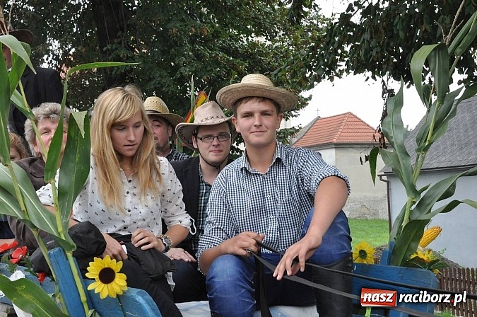 Zdjęcie w galerii na portalu naszraciborz.pl: Korowód jak z Bieńkowic do Raciborza, czyli powiatowe dożynki 2014 wiadomości z regionu