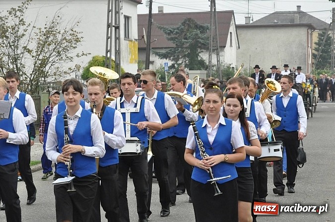 Zdjęcie w galerii na portalu naszraciborz.pl: Korowód jak z Bieńkowic do Raciborza, czyli powiatowe dożynki 2014 wiadomości z regionu